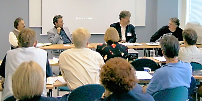 DDI panel discusses (II).
