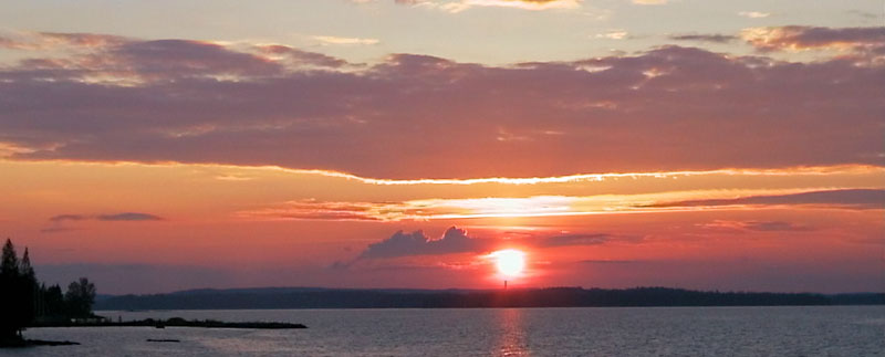 Sunset on lake Näsijärvi.
